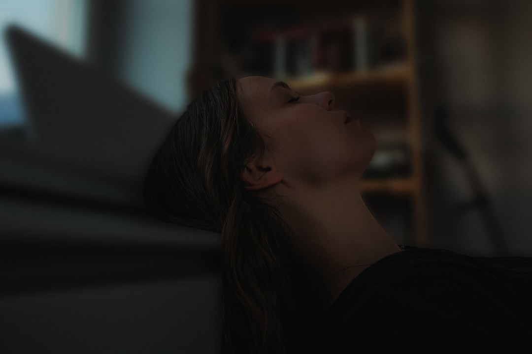 profile woman laptop home